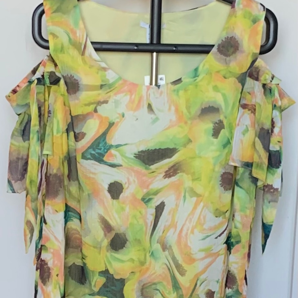 Bar III female Frankfurt floral blouse